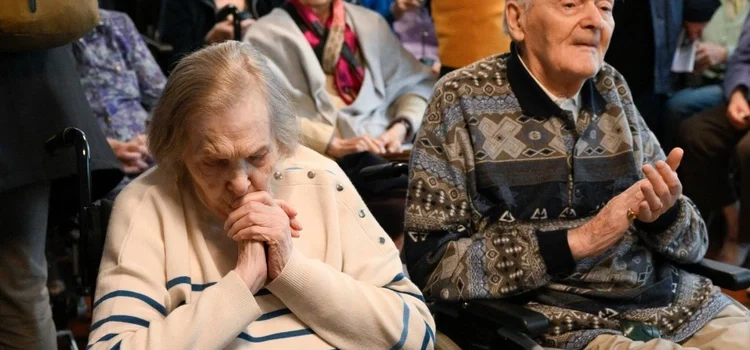ORĘDZIE OJCA ŚWIĘTEGO LEONA XIV NA V ŚWIATOWY DZIEŃ DZIADKÓW I OSÓB STARSZYCH ORĘDZIE OJCA ŚWIĘTEGO LEONA XIV NA V ŚWIATOWY DZIEŃ DZIADKÓW I OSÓB STARSZYCH