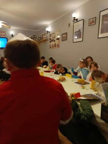 57eef7a4-c356-47e5-9824-451dabfa4ae0